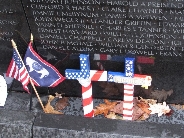 at-the-vietnam-wall